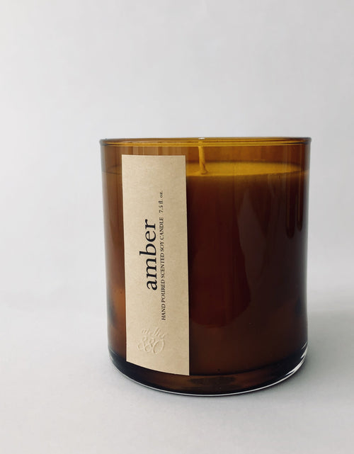 Load image into Gallery viewer, amber scented candle
