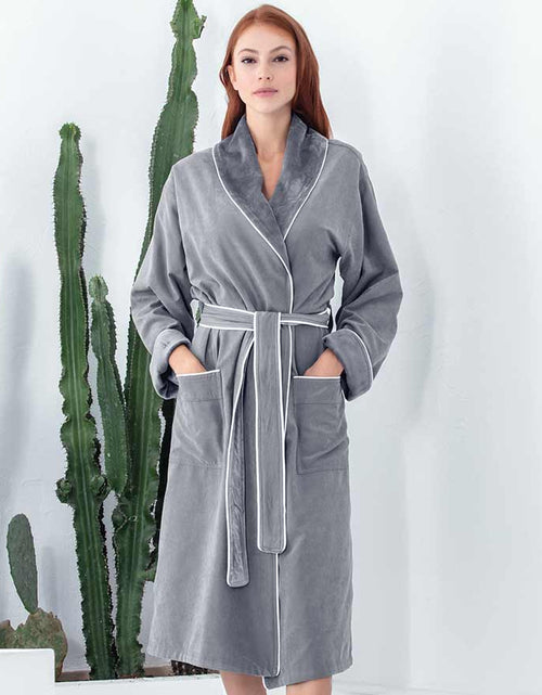 Load image into Gallery viewer, Women&#39;s Plush Microfiber Spa Robe
