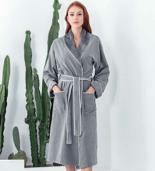 Load image into Gallery viewer, Women&#39;s Plush Microfiber Spa Robe
