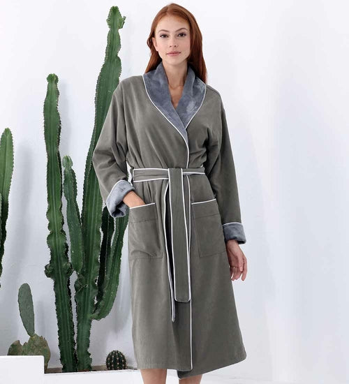 Load image into Gallery viewer, Women&#39;s Plush Microfiber Spa Robe
