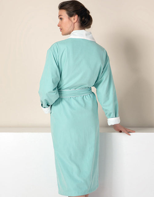 Load image into Gallery viewer, Women&#39;s Plush Microfiber Spa Robe
